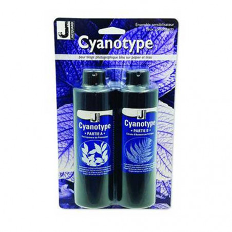 Ce <STRONG>kit Jacquard® pour tirage Cyanotype</STRONG> contient un flacon de ferricyanure de potassium et un flacon de citrate 