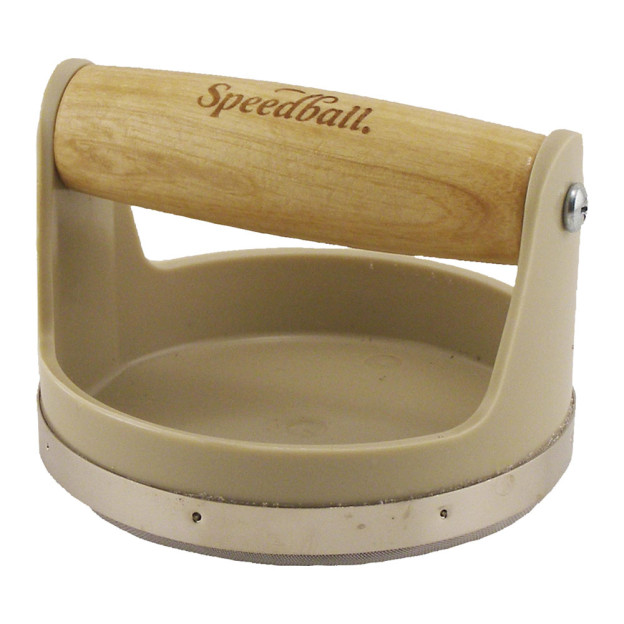 Ce <STRONG>pressoir d'impression manuelle Speedball</STRONG> présente une surface râpeuse recouverte de nylon, et maintenue par Ce <STRONG>pressoir d'impression manuelle Speedball</STRONG> présente une surface râpeuse recouverte de nylon, et maintenue par