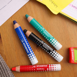 Découvrez le <STRONG>crayon STABILO MARKdry</STRONG>, un <STRONG>crayon marqueur en bois</STRONG> et écologique parfait pour les