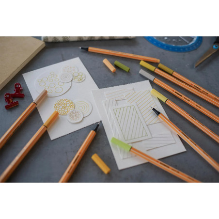 Découvrez la pochette de stylos-feutres STABILO Point 88 édition Pastellove composée de 15 feutres aux jolies couleurs pastel. T