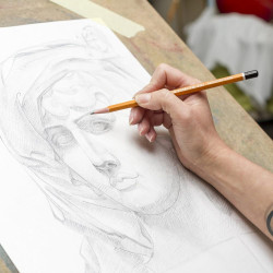 Découvrez les feuilles de dessin étude Clairefontaine 70g/m², format 50 x 65 cm, parfaites pour le croquis et l’esquisse. Ce pap