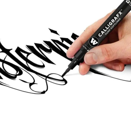 Découvrez le feutre pinceau Calligrafx Molotow, un marqueur avec pointe brush biseautée 2 mm parfait pour la calligraphie ou l’i