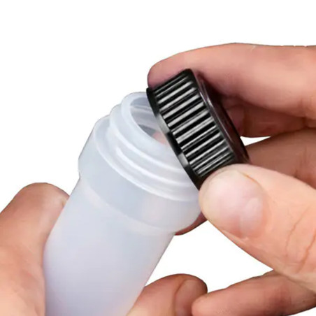 Découvrez le marqueur Dripstick à remplir Molotow, un marqueur vide de 30 ml de contenance pour une mine de 3 mm. Vous pouvez le